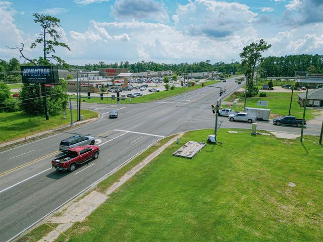1236 Sam Houston Jones Parkway, Lake Charles, LA 70611