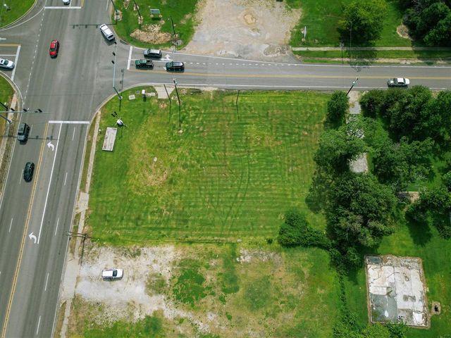 1236 Sam Houston Jones Parkway, Lake Charles, LA 70611