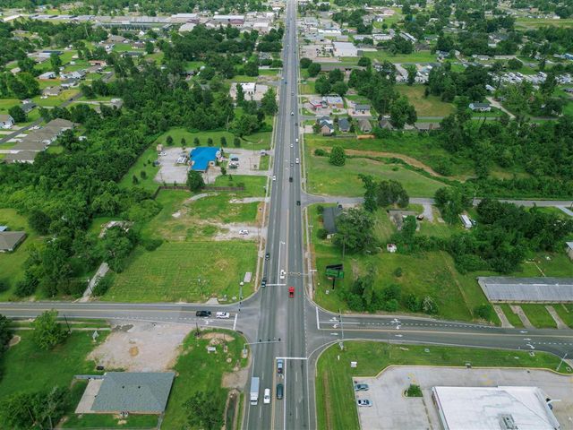1236 Sam Houston Jones Parkway, Lake Charles, LA 70611
