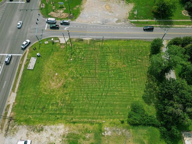 1236 Sam Houston Jones Parkway, Lake Charles, LA 70611