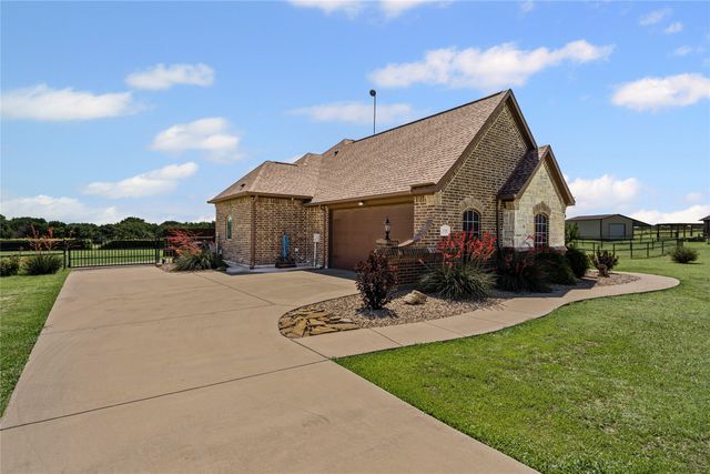 136 Spring Meadow Drive, Springtown, TX 76082