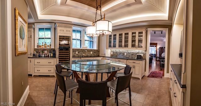 10494 Lake Shore Boulevard, Bratenahl, OH 44108