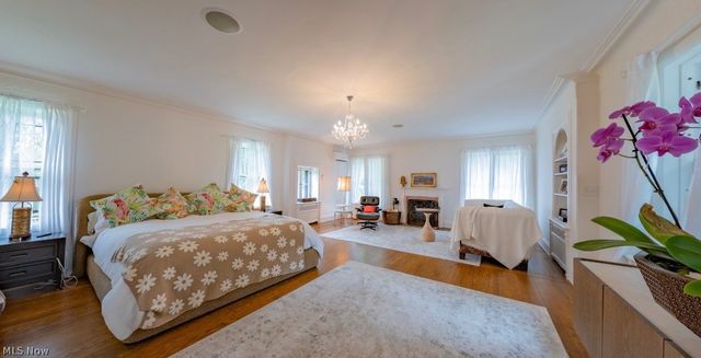 10494 Lake Shore Boulevard, Bratenahl, OH 44108