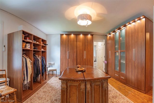 10494 Lake Shore Boulevard, Bratenahl, OH 44108