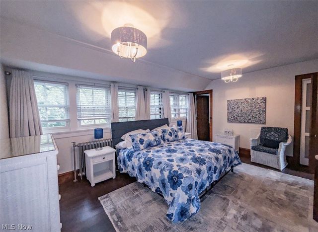 10494 Lake Shore Boulevard, Bratenahl, OH 44108