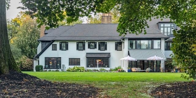 10494 Lake Shore Boulevard, Bratenahl, OH 44108