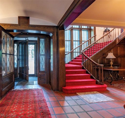 10494 Lake Shore Boulevard, Bratenahl, OH 44108