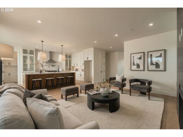 154 E AIREDALE Ave, La Center, WA 98629