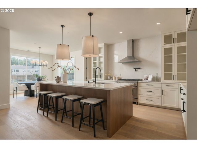 154 E AIREDALE Ave, La Center, WA 98629