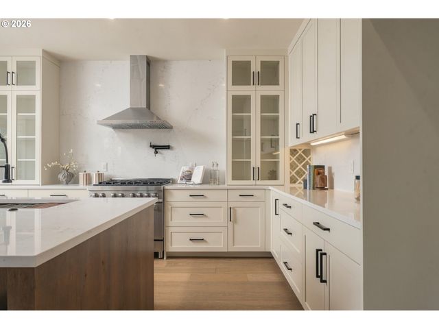 154 E AIREDALE Ave, La Center, WA 98629