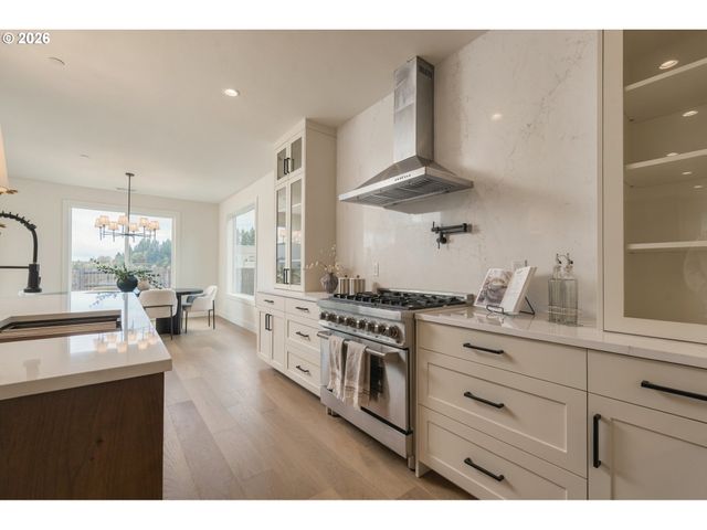 154 E AIREDALE Ave, La Center, WA 98629