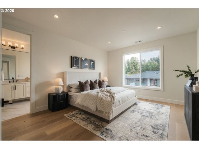 154 E AIREDALE Ave, La Center, WA 98629