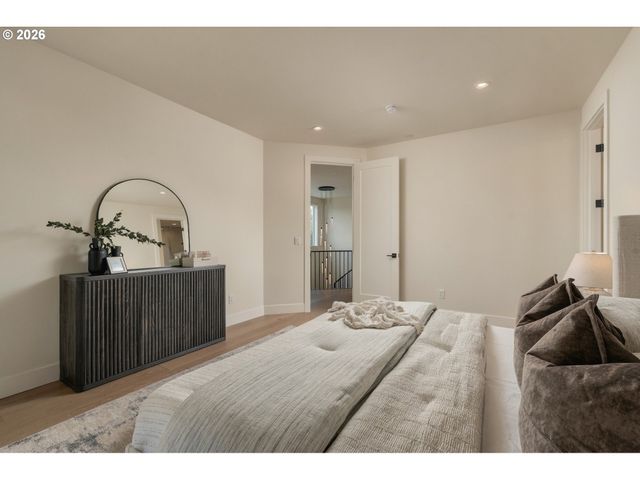 154 E AIREDALE Ave, La Center, WA 98629
