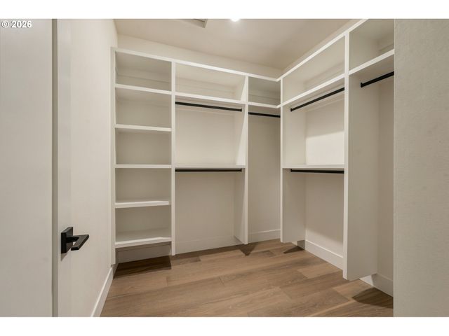 154 E AIREDALE Ave, La Center, WA 98629