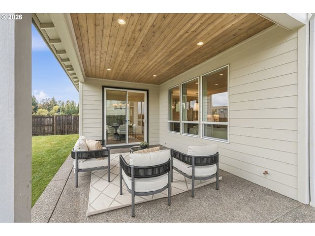 154 E AIREDALE Ave, La Center, WA 98629