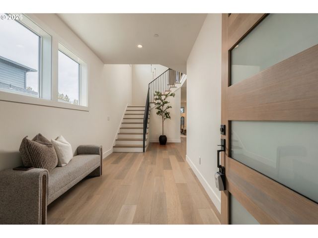 154 E AIREDALE Ave, La Center, WA 98629