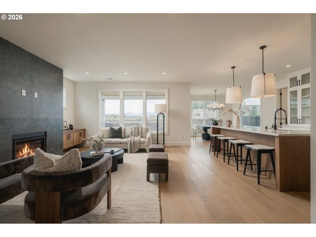 154 E AIREDALE Ave, La Center, WA 98629