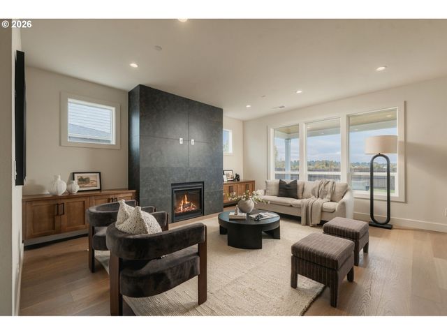 154 E AIREDALE Ave, La Center, WA 98629