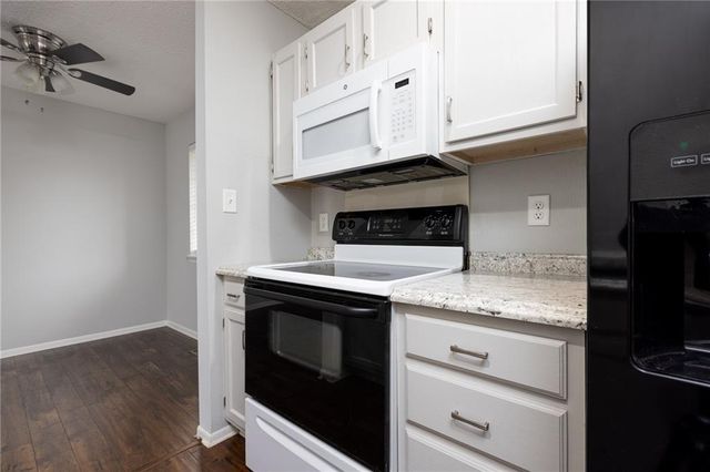 12696 W 108th Terrace, Overland Park, KS 66210