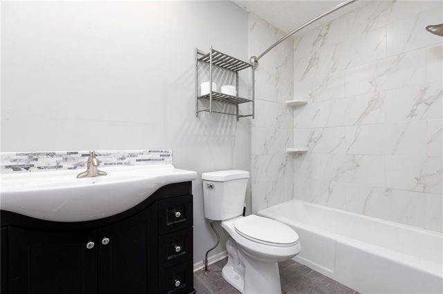 12696 W 108th Terrace, Overland Park, KS 66210