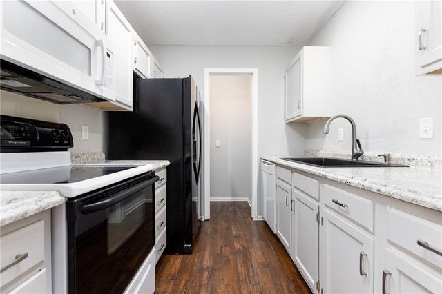 12696 W 108th Terrace, Overland Park, KS 66210