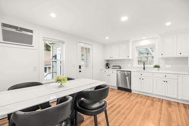 10 Garfield Avenue, Woburn, MA 01801