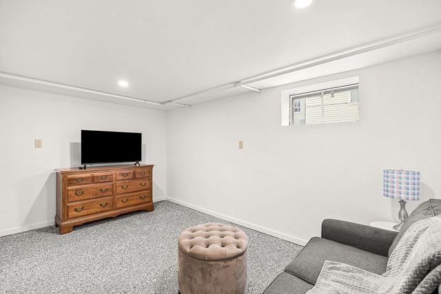 10 Garfield Avenue, Woburn, MA 01801