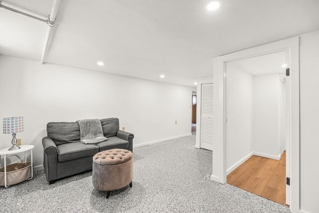 10 Garfield Avenue, Woburn, MA 01801