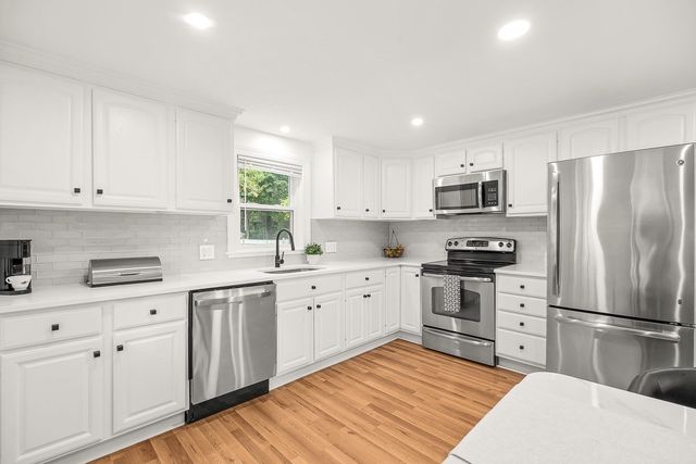 10 Garfield Avenue, Woburn, MA 01801