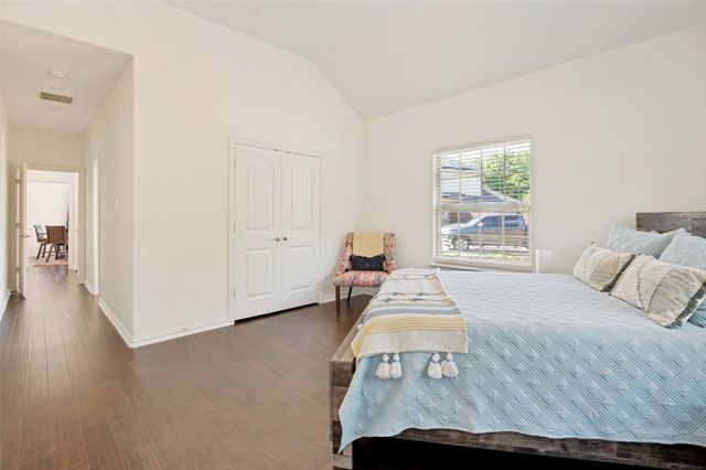 824 State Street, Desoto, TX 75115