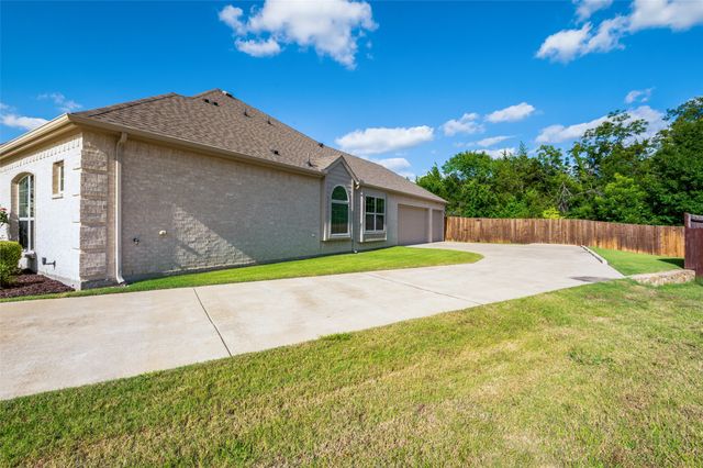 824 State Street, Desoto, TX 75115