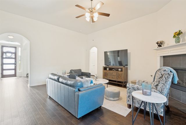 824 State Street, Desoto, TX 75115