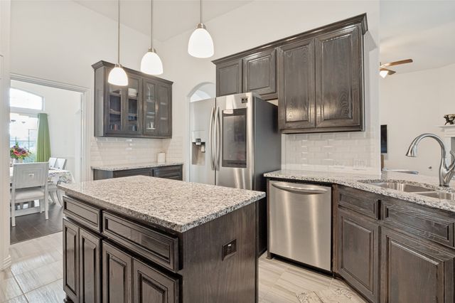 824 State Street, Desoto, TX 75115