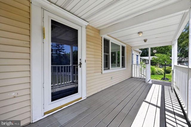 20 LAWNDALE DR, Yardley, PA 19067