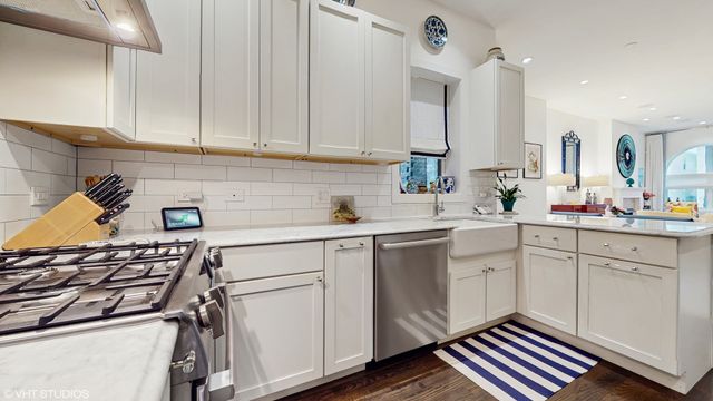 1134 W Wrightwood Avenue 1, Chicago, IL 60614