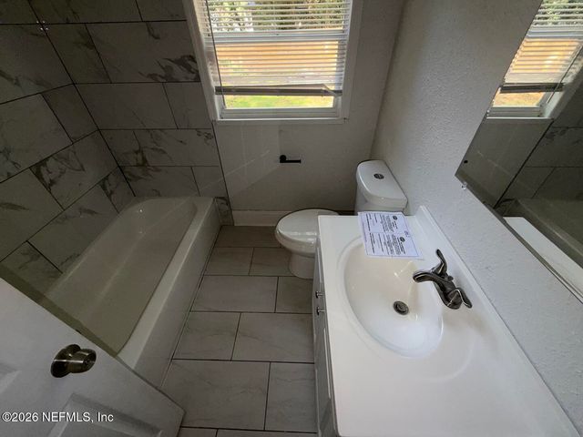 8654 2ND Avenue, Jacksonville, FL 32208