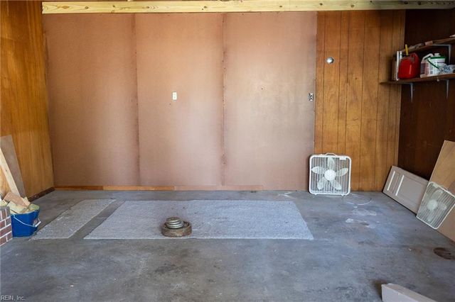 1003 Grimes RD, Hampton, VA 23663