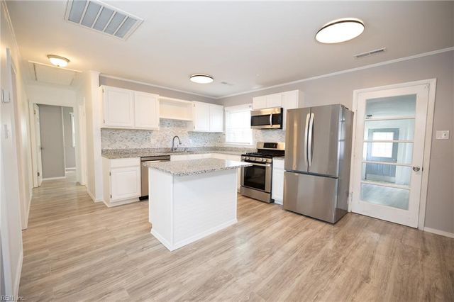 1003 Grimes RD, Hampton, VA 23663