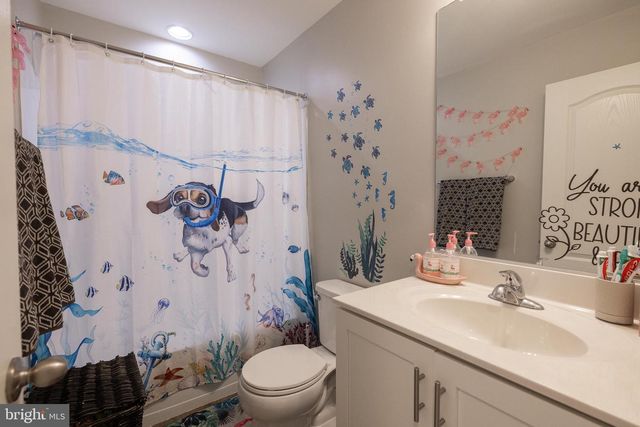 176 SCOTCH PINE DR, Bunker Hill, WV 25413