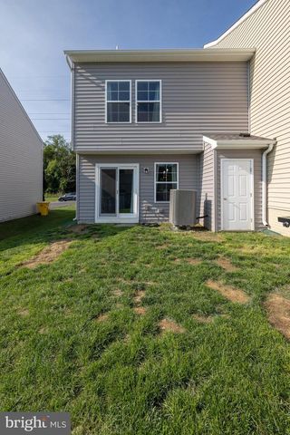 176 SCOTCH PINE DR, Bunker Hill, WV 25413