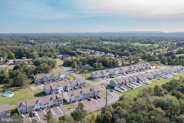 176 SCOTCH PINE DR, Bunker Hill, WV 25413