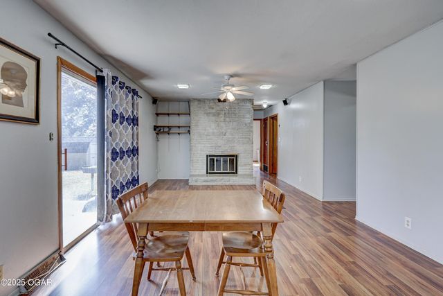 1910 Wynwood Drive, Carthage, MO 64836