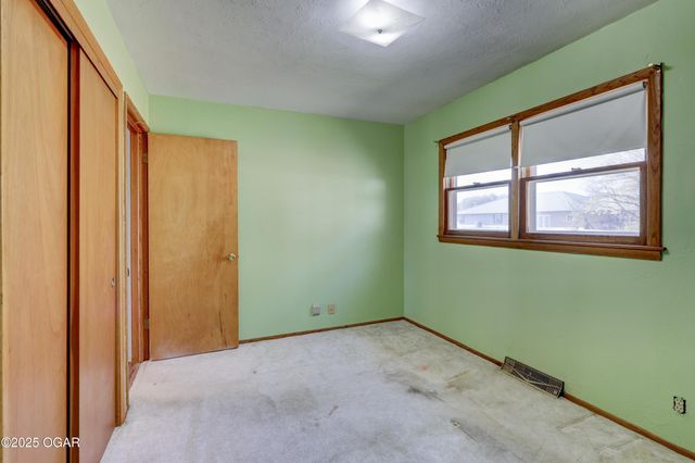 1910 Wynwood Drive, Carthage, MO 64836