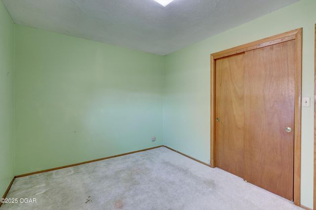 1910 Wynwood Drive, Carthage, MO 64836