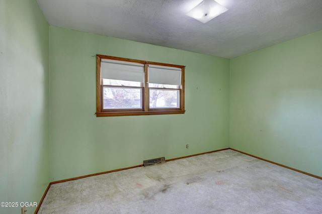 1910 Wynwood Drive, Carthage, MO 64836