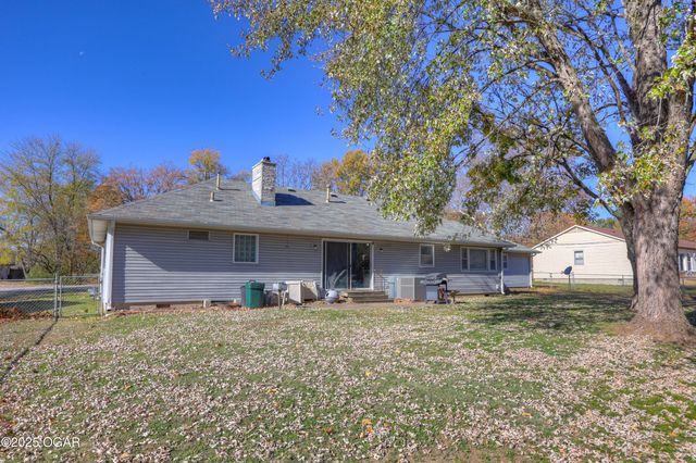 1910 Wynwood Drive, Carthage, MO 64836
