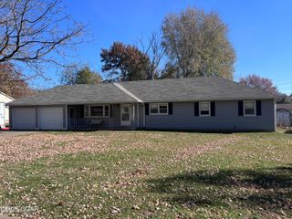 1910 Wynwood Drive, Carthage, MO 64836