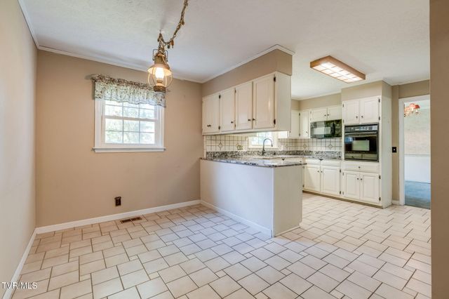 209 Coralwood Drive, Kingsport, TN 37663