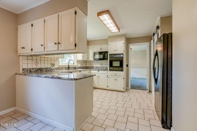 209 Coralwood Drive, Kingsport, TN 37663