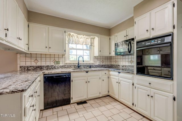 209 Coralwood Drive, Kingsport, TN 37663